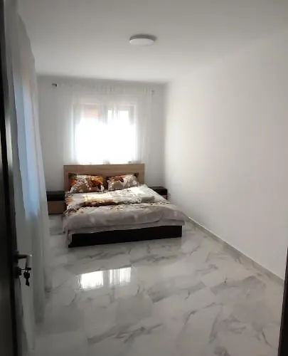 Apartment Naya *