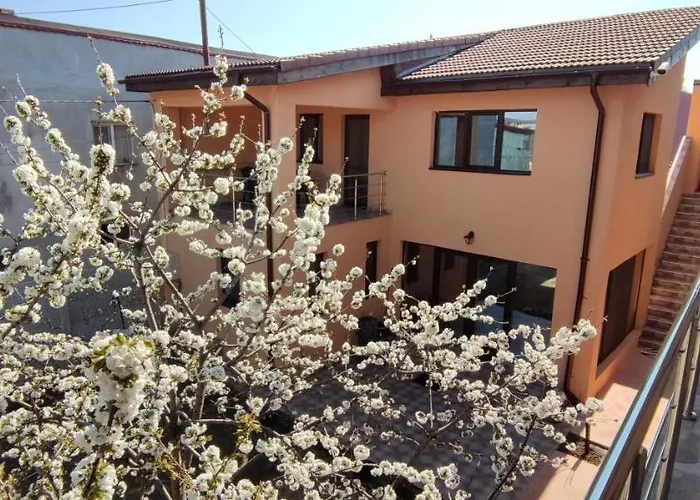 Apartment Naya *